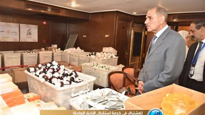 وسط إقبال كبير من المواطنين محافظ أسيوط يتفقد مستشفى الخير العائم 