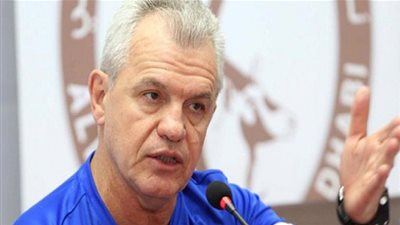 جهاز المنتخب يتابع مباراة القمة من مقصورة برج العرب