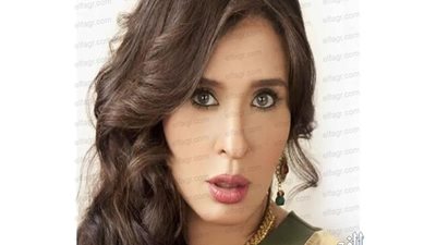 الراقصة دينا: 