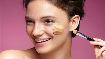 نصائح هامة تساعدكِ لاختيار كريم الأساس المناسب لبشرتك الدهنية