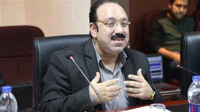 محمد عزالعرب: قمة تونس بمثابة بصيص أمل للدول العربية