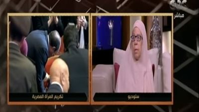 الأم المثالية بالقاهرة لـ السيسي: 