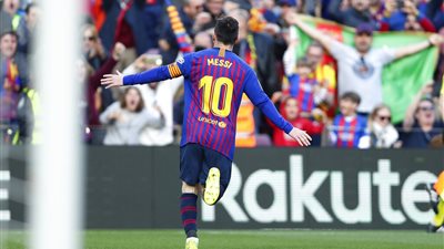 بابا الفاتيكان يوجه رسالة صادمة إلى ميسي: أنت ليس الرب