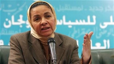 يمن حماقي: رفع أجر الموظفين دون زيادة الإنتاج يرفع الأسعار 