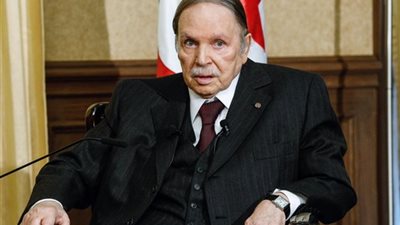 عاجل.. بوتفليقة يقدم استقالته رسمياً (فيديو)