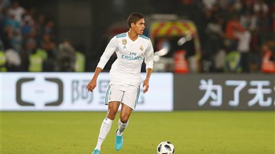 5 مدافعين على مائدة ريال مدريد لتعويض الرحيل المحتمل لـ