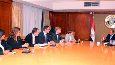 وزير التجارة والصناعة يبحث مع سفيرة فنلندا بالقاهرة مستقبل التعاون الاقتصادى بين البلدين