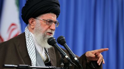 أول تعليق من خامنئي على السيول التي تضرب إيران