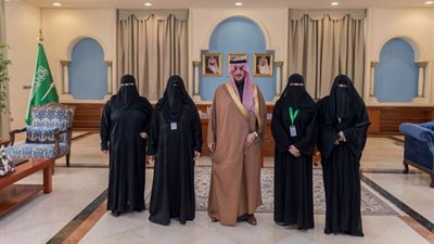 أمير الجوف يستقبل رئيسة وعضوات جمعية الملك عبدالعزيز الخيرية