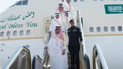 خادم الحرمين يصل الرياض قادما من البحرين