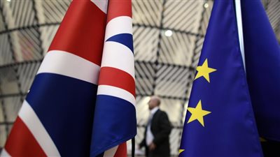 لندن: استقالة وزيرين بسب 