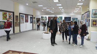 افتتاح المعرض العام للفنون التشكيلية والأسرية الـ44 بجامعة حلوان