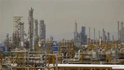 23 دولة تتخلى عن مشتريات النفط الخام ومكثفات الغاز من إيران