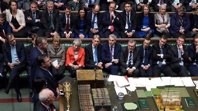 العموم البريطاني يقر تأجيل 