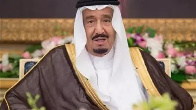 خادم الحرمين يهنئ رئيس القمر بإعادة انتخابه