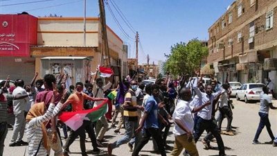 السودان.. مسيرات غاضبة تتجه إلى وزارة الدفاع ومقر البشر