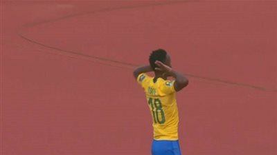 عاجل.. خطأ دفاعي يهدي صن داونز الهدف الأول في الأهلي (فيديو)