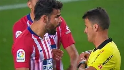 عاجل.. الكشف عن الكلمة التي تسببت في طرد الحكم لـ