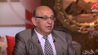 لماذا ينهار الطالب في الثانوية العامة؟.. استشاري طب عائلة يجيب