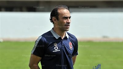 الأيام دول.. عندما سخر سيد عبد الحفيظ من سقوط الزمالك أمام صن داونز (فيديو)