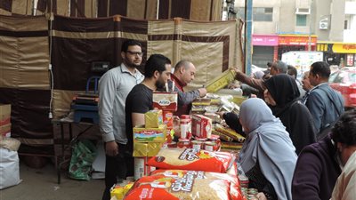 معارض ثابتة وسيارات متنقلة لبيع السلع الغذائية بأسعار مخفضة في المنوفية (صور)