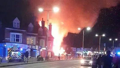 شاهد.. لحظة وقوع انفجار ضخم داخل مبنى في باريس