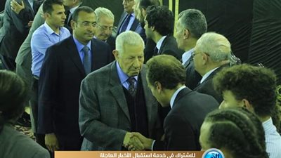 مكرم محمد يشارك بعزاء كمال أبوالمجد