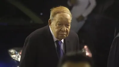 فتحي سرور يشارك بعزاء كمال أبوالمجد