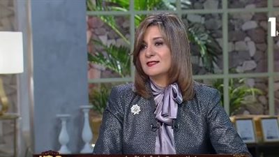 وزيرة الهجرة: 