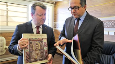 تفاصيل لقاء خالد العناني مع وزير الثقافة التشيكي صباح اليوم 