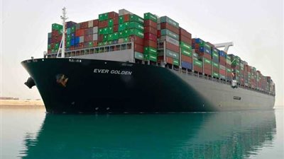 ميناء دمياط يصدر 9.5 ألف طن من الرمل