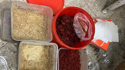 إغلاق محل معسلات يخلط الجراك بـ