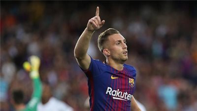 جناح برشلونة يحرج الإدارة ويرفض العودة للمرة الثالثة