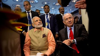 هجوم شديد اللهجة من رئيس الوزراء الباكستاني على نظيره الهندي والإسرائيلي