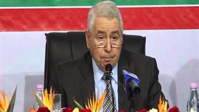 رئيس مجلس الأمة الجزائري يتولى رئاسة البلاد بالنيابة