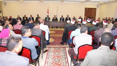 محافظ بني سويف يراجع مع التنفيذيين استعدادات الاستفتاء على التعديلات الدستورية (صور)