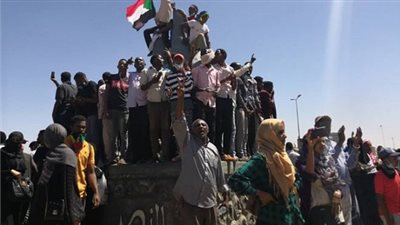 السودان بين التدخلات الخارجية وموقف الجيش من البشير