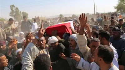 أهالي الإسماعيلية يشيعون جثمان شهيد سيناء 