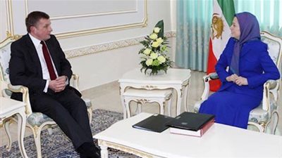 مسؤول بريطاني يعزّي المقاومة الإيرانية ويشيد بوضع الحرس الثوري على قوائم الإرهاب 