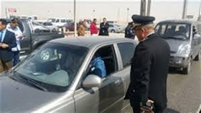 رفع 67 سيارة ودراجة بخارية متروكة في حملات مرورية بالقاهرة