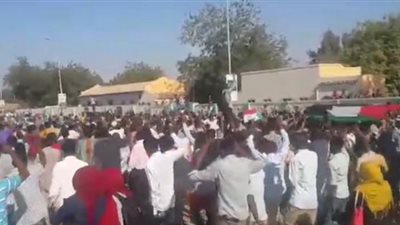السودان: تحركات عسكرية وشعبية وسط ترقب 