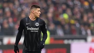 مهاجم إينتراخت يرفض عروض برشلونة