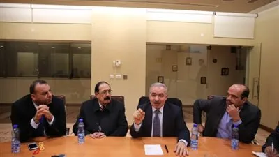 الحكومة الفلسطينية الجديدة تؤدي اليمين يوم السبت