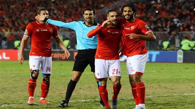 الأهلي يواجه صن داونز بالقميص الأحمر والشورت الأبيض