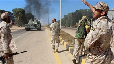 الجيش الليبي يقصف معسكرا تابعا للميليشيات شرق طرابلس