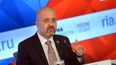 العذاري يلتقي رئيس لجنة الأوراق المالية في مجلس 