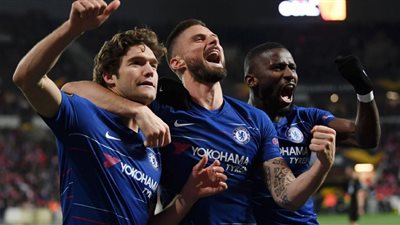 نجم تشيلسي يُشيد بـ