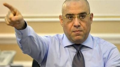 وزير الإسكان يتابع تنفيذ 52 محطة معالجة للصرف الصحي بمحافظات الصعيد 