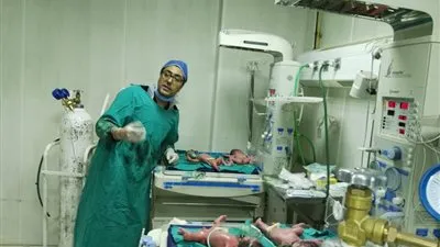 سيدة تضع 4 توائم في الأقصر (صور) 