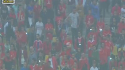 جمهور الأهلي يحيى ذكرى شهداء الزمالك (فيديو)